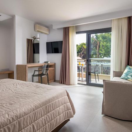 Lagomandra Beach Hotel ภายนอก รูปภาพ