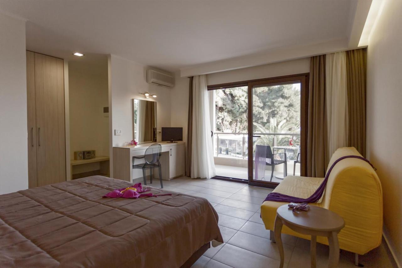 Lagomandra Beach Hotel ภายนอก รูปภาพ