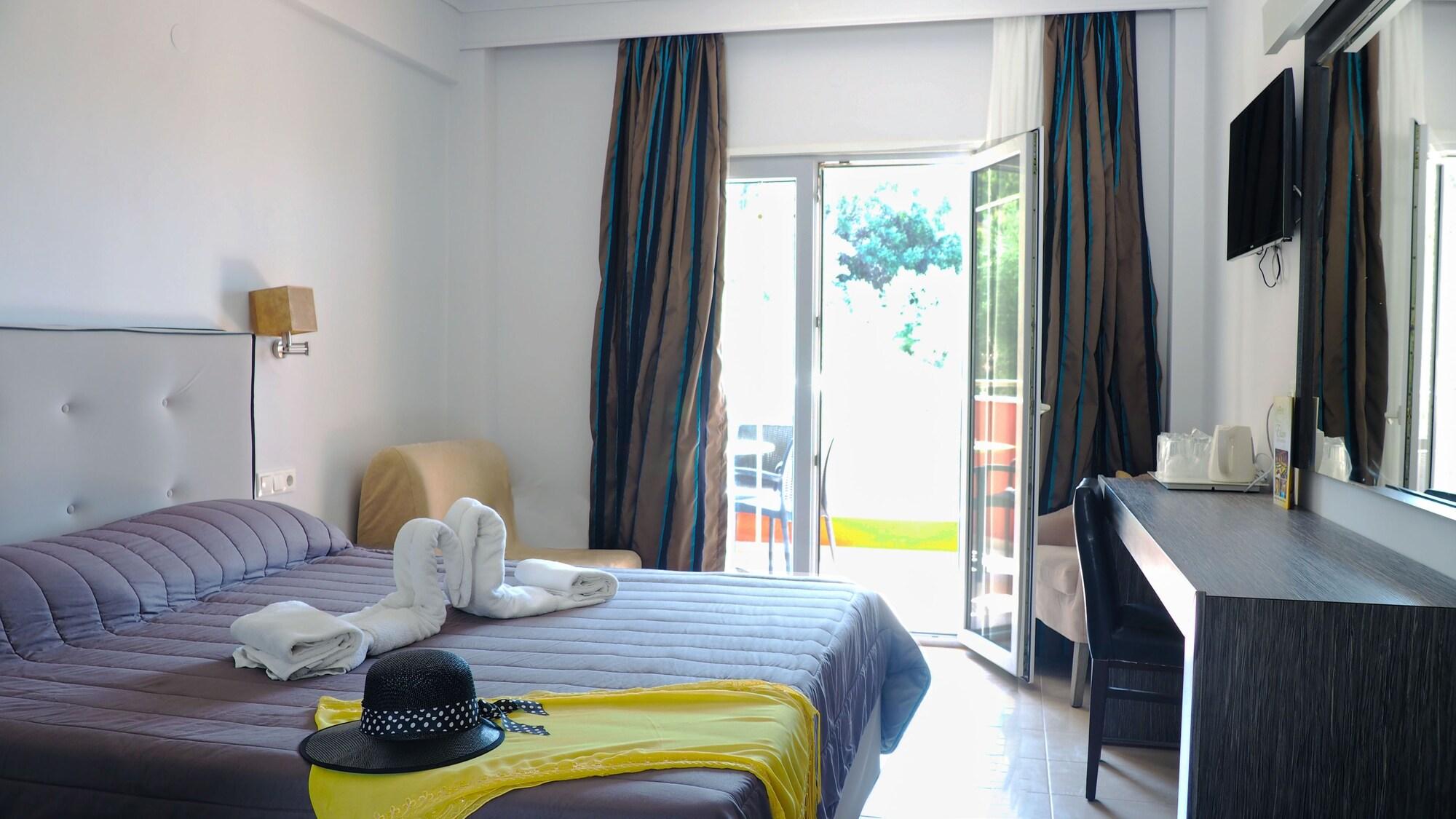 Lagomandra Beach Hotel ภายนอก รูปภาพ
