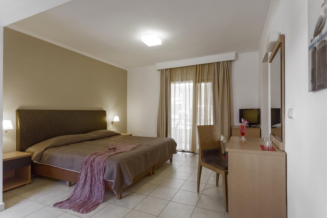 Lagomandra Beach Hotel ภายนอก รูปภาพ